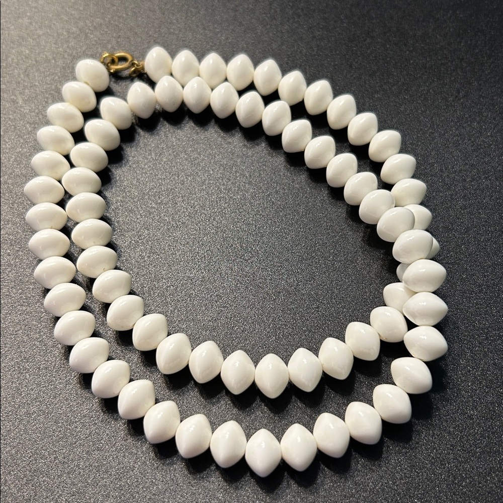 Trifari Crown Lucite White Saucer Shaped Bead‎ Necklace 24 Inch Length Vintage